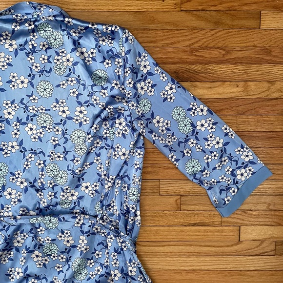 ADONNA Blue Floral Robe - Picture 8 of 11